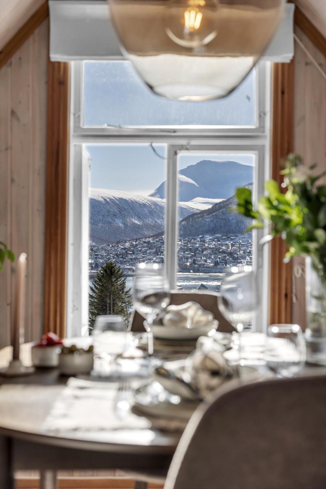 Cozy Central Loft Apartment With Amazing View 트롬쇠 외부 사진